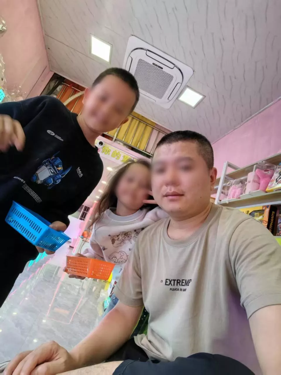 男子毒杀儿女案新进展:孩子母亲称法院通知预计下月公布判决