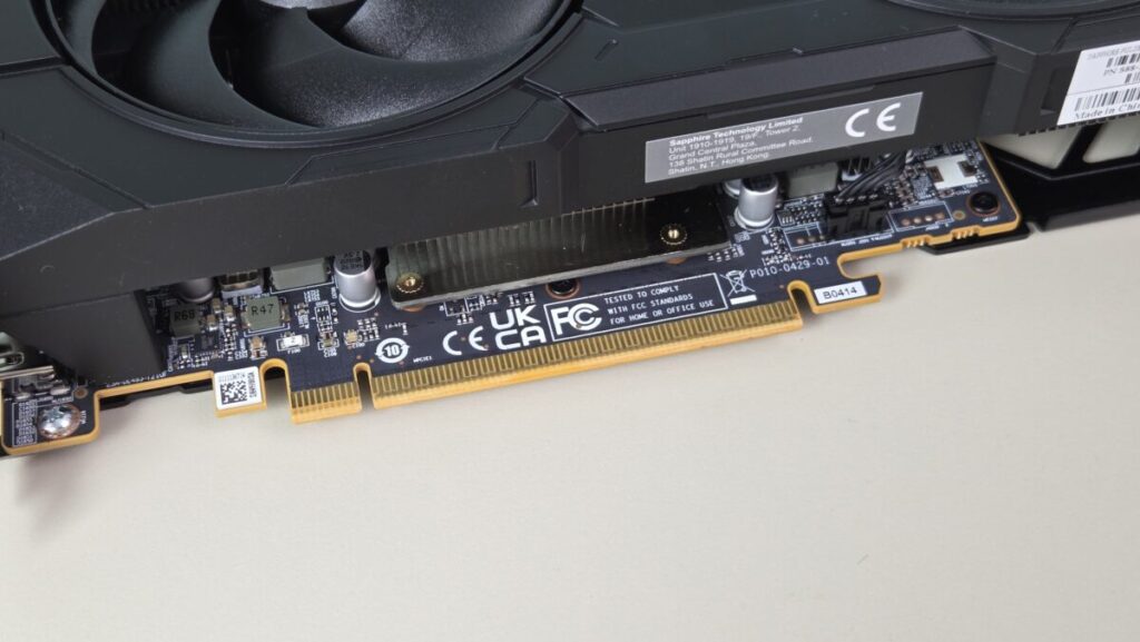 使用完整 PCI-E x16 總線傳輸,即使只有 PCI-E 4.0 的主機板亦不會有太大影響