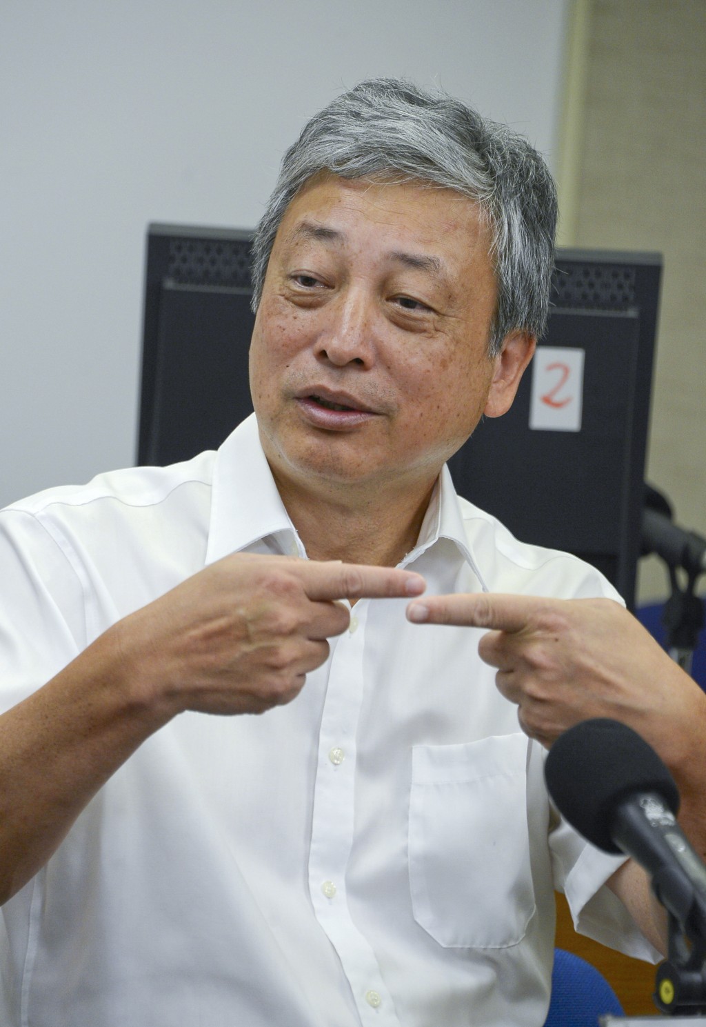 註冊結構工程師倪學仁。 註冊結構工程師倪學仁。