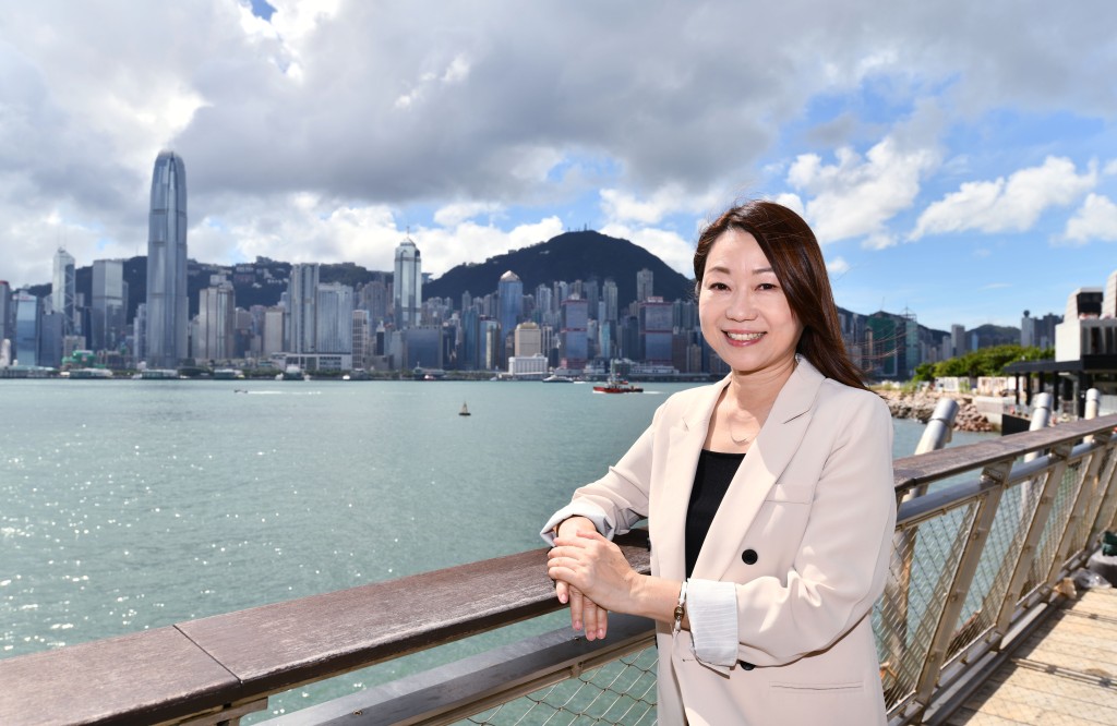 Vivian是香港註冊導遊協會會員,方便掌握最新旅遊資訊和業界發展情況,有助她不斷提升導遊工作專業。盧江球攝 Vivian是香港註冊導遊協會會員,方便掌握最新旅遊資訊和業界發展情況,有助她不斷提升導遊工作專業。盧江球攝