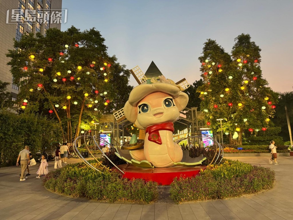 荷蘭花卉小鎮開放至晚上9時,可於晚飯後來散步打卡。(圖片來源:《親子王》) 荷蘭花卉小鎮開放至晚上9時,可於晚飯後來散步打卡。(圖片來源:《親子王》)