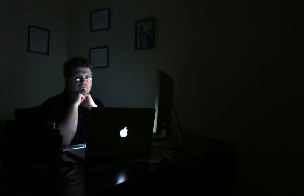 伊桑·尼古拉斯靠一款大炮射击游戏获得超过100万美元的收益。