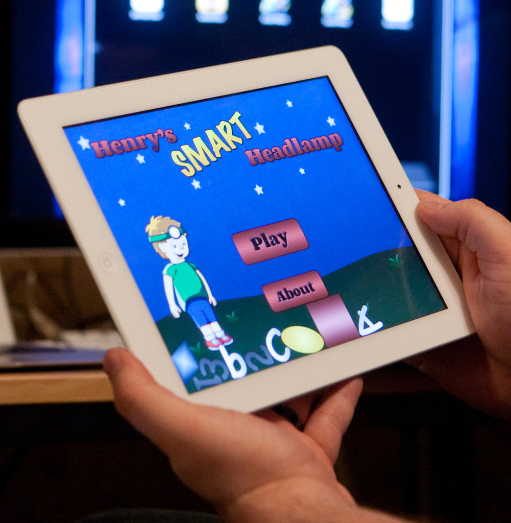 Henry’s Smart Headlamp是一款为学前儿童设计的学习游戏。