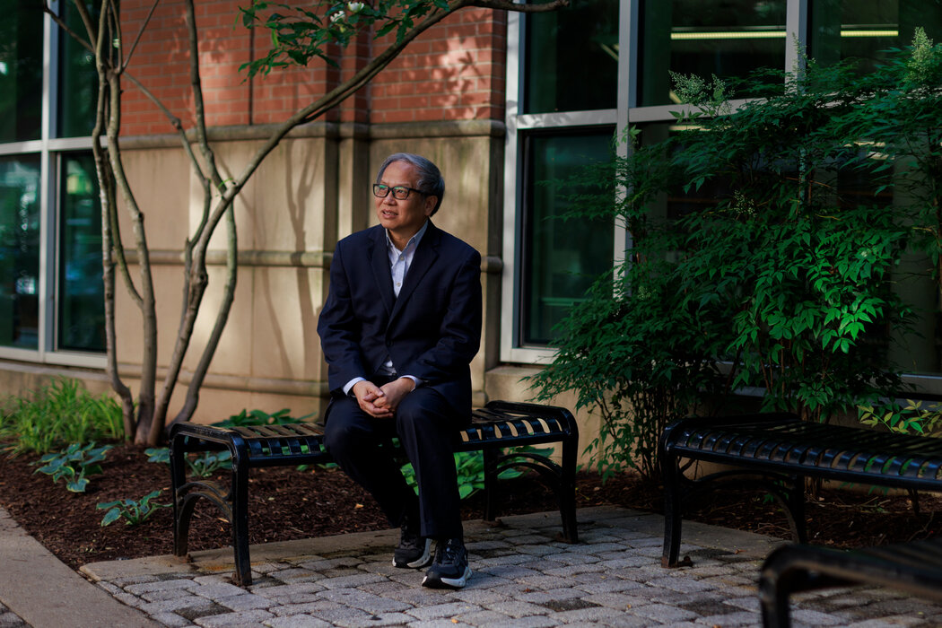 1987年来美留学时,薛海培受到了热情的欢迎。