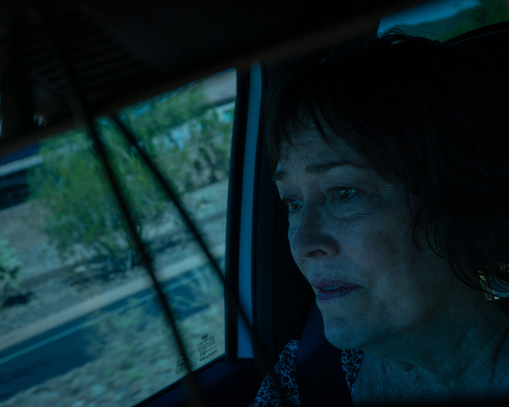 凯西·巴特尔海姆担心,安靠科技拟建的工厂会破坏她位于菲尼克斯城附近住所的安宁与僻静。