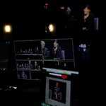 闫丽梦的出走与藏匿，以及一个被新冠起源之争撕裂的家庭