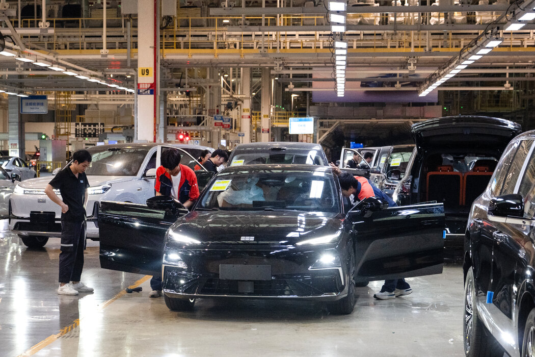 吉利汽车在杭州的工厂。德国、日本和韩国等传统制造业强国的汽车制造商和其他出口商正在被中国竞争对手抢走市场。