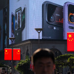 出口狂飙与消费疲软：人民币持续走弱凸显中国经济隐忧