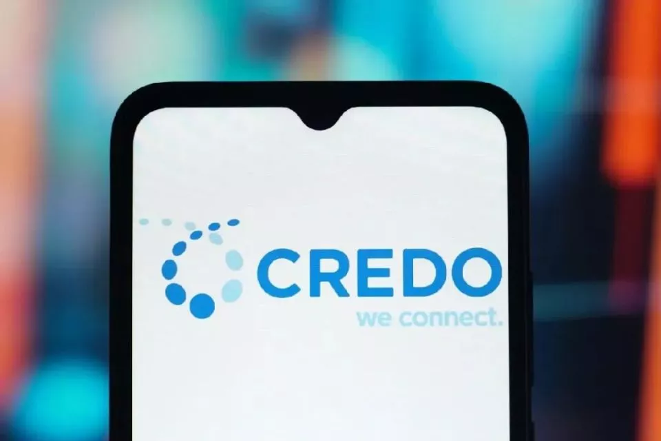 两位华裔工程师,靠一根线成为亿万富豪